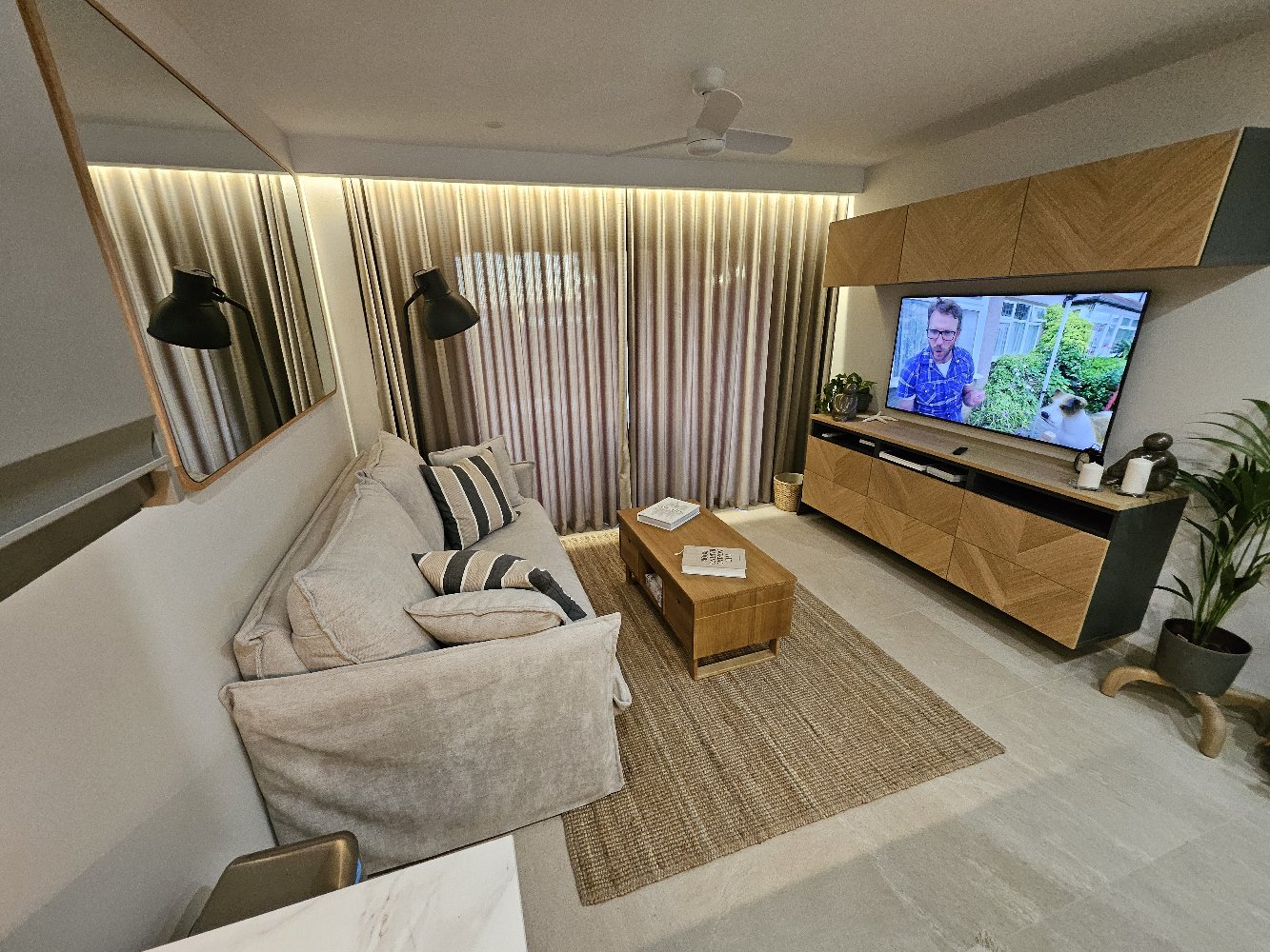 Beautiful fully renovated apartment for long term rental 