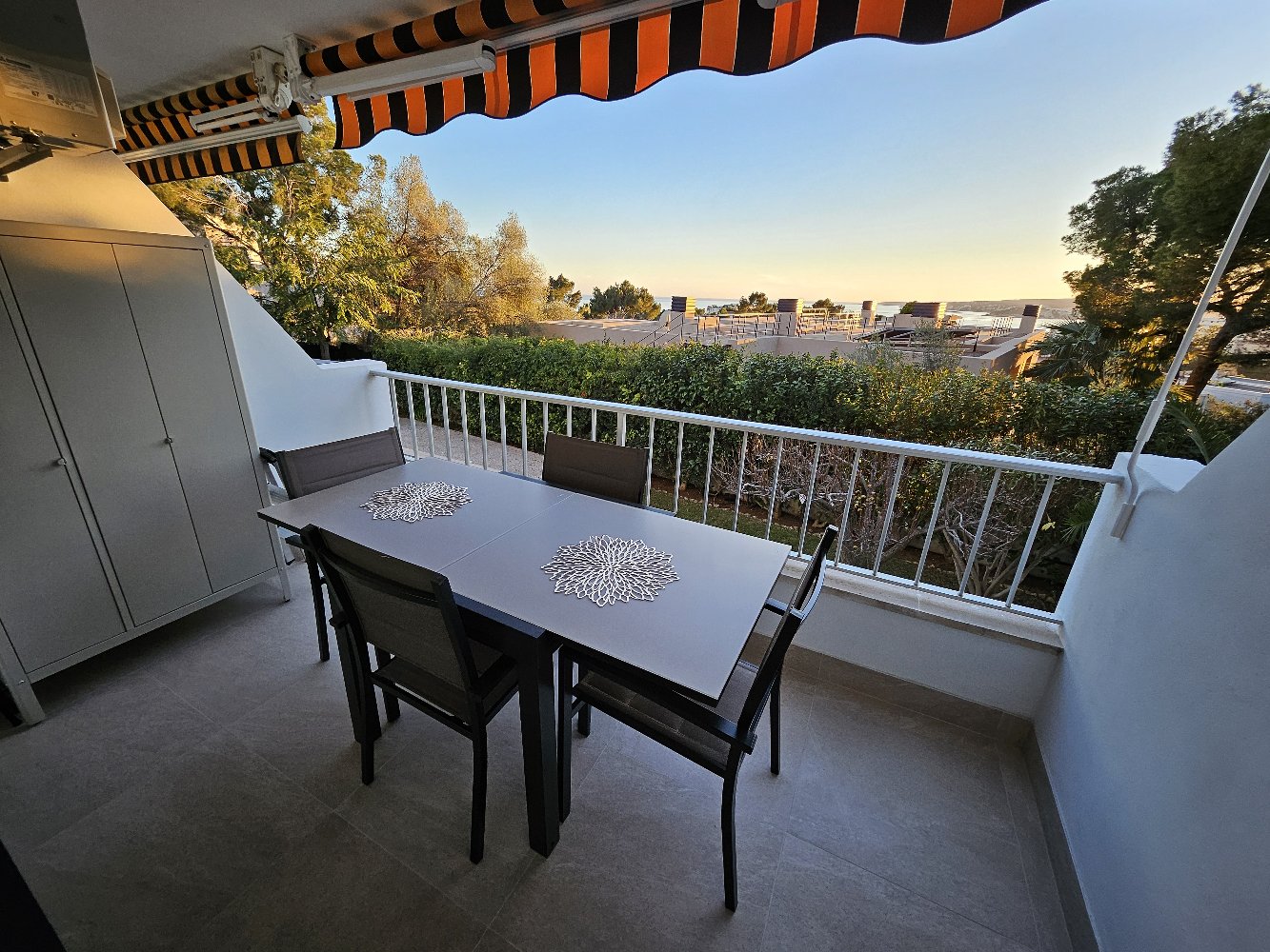 Beautiful fully renovated apartment for long term rental 