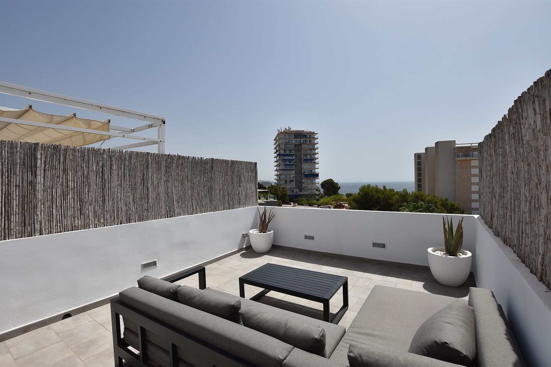 Penthouse apartment with roof terrace in the heart of Palma Nova