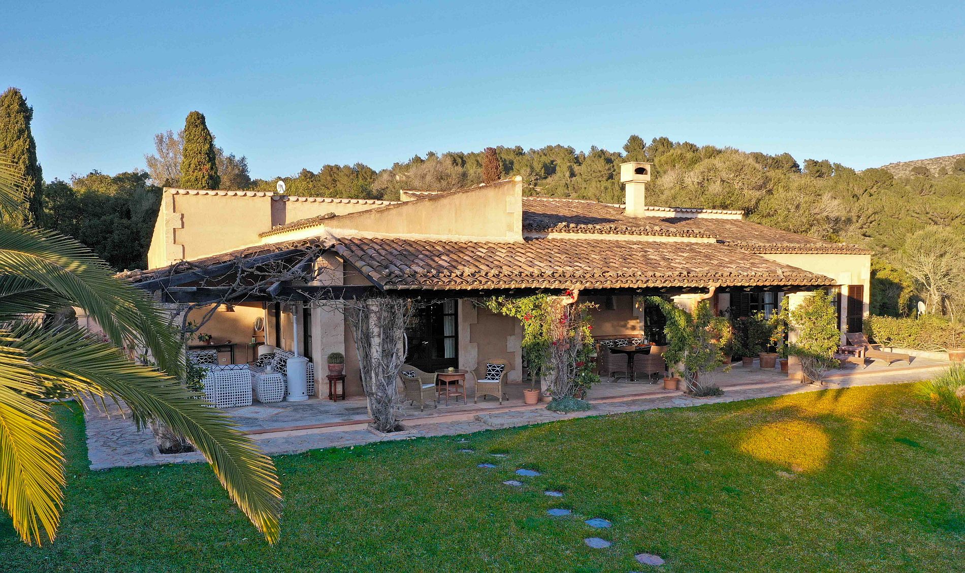 Charming rural quality finca with mountain views
