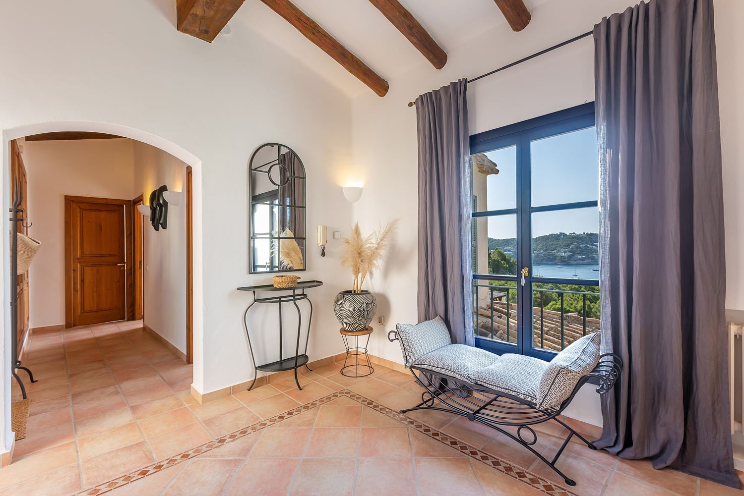 Superb villa with sea views of Camp de Mar
