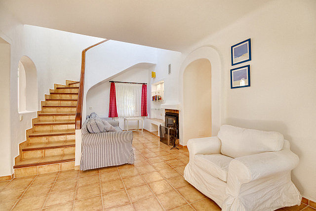 Charming 3 bedroom Mediterranean style cottage